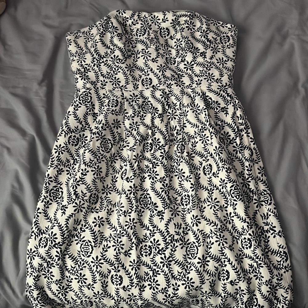Sleeveless dress